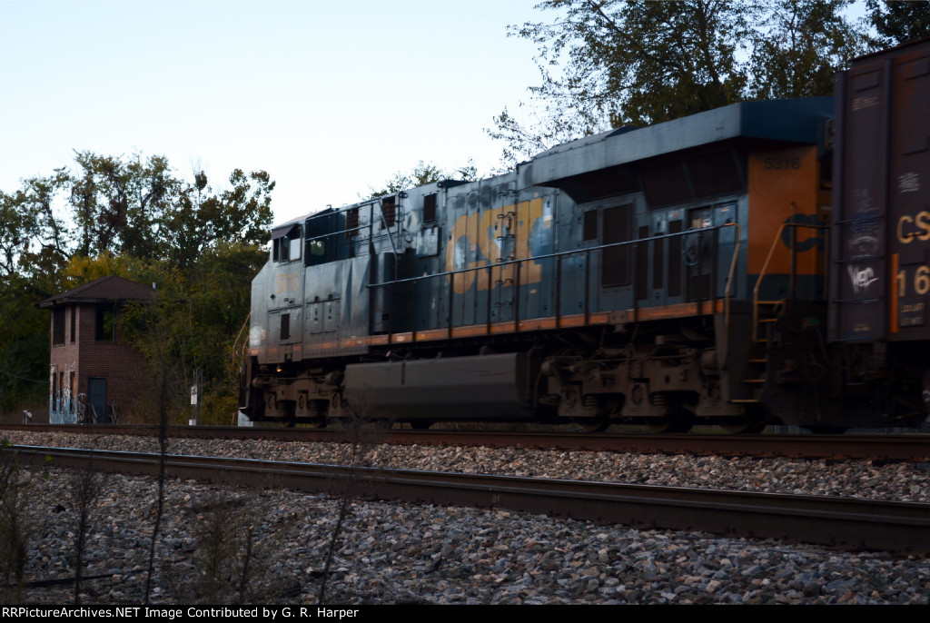 CSX train L214 westbound approaches ND Cabin